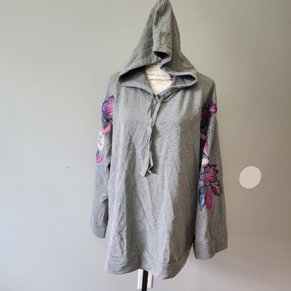 EUC, Women's, Roman's Embroidered Hoodie